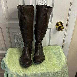 Tall Brown Multiple Buckle Decor Boots With Zipper Size 8